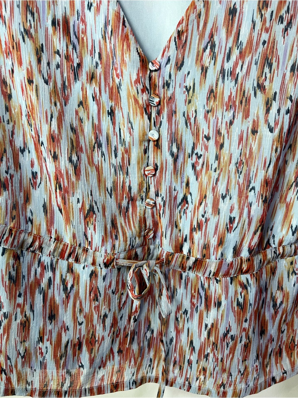 ICHI Women’s Size 40 V-Neck Long-Sleeve Blouse in Rust, Light Blue, Cream - Picture 3 of 4